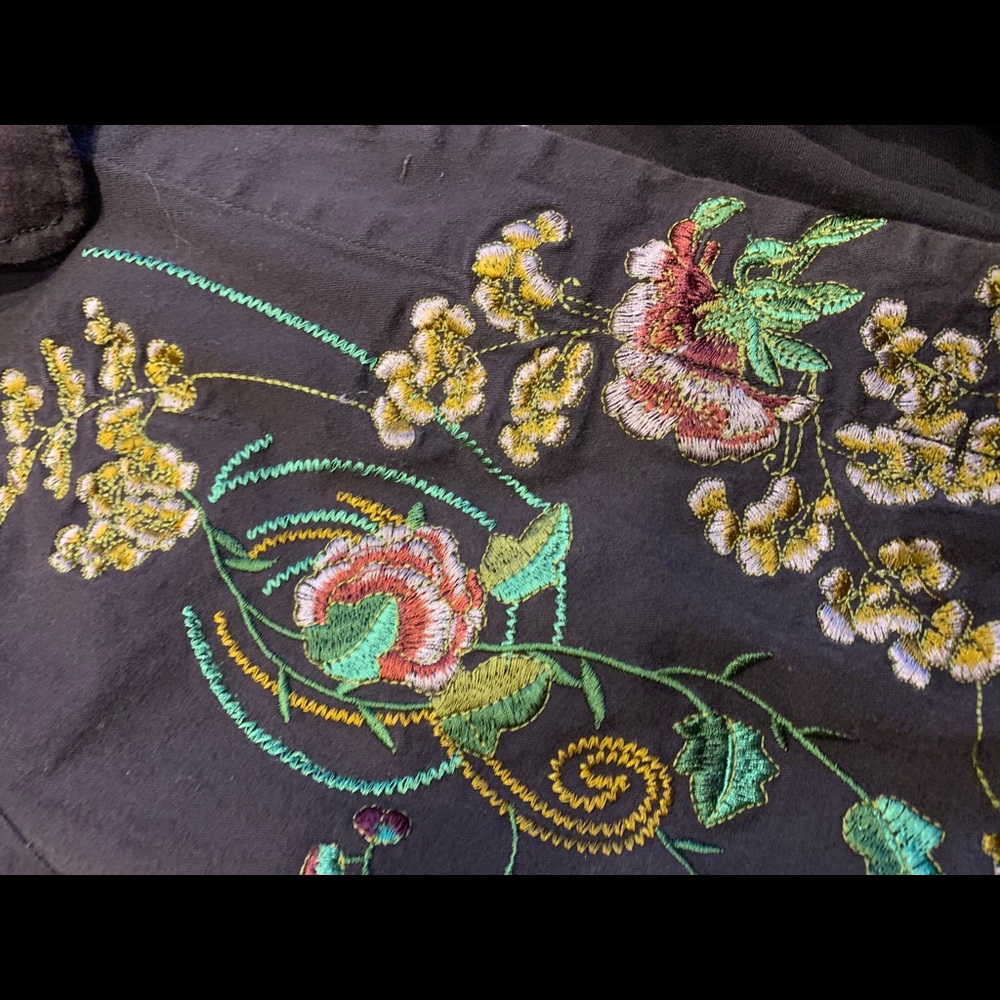 Embroider Flower Jacket - Picture 2 of 4